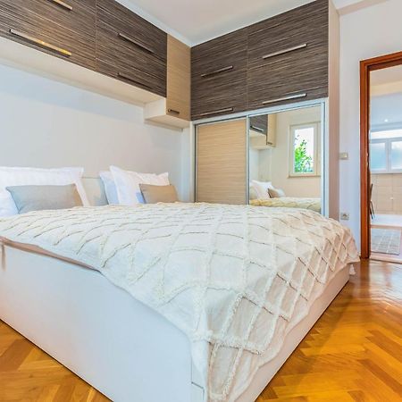 Beachfront Apartment Jesenice  Eksteriør bilde