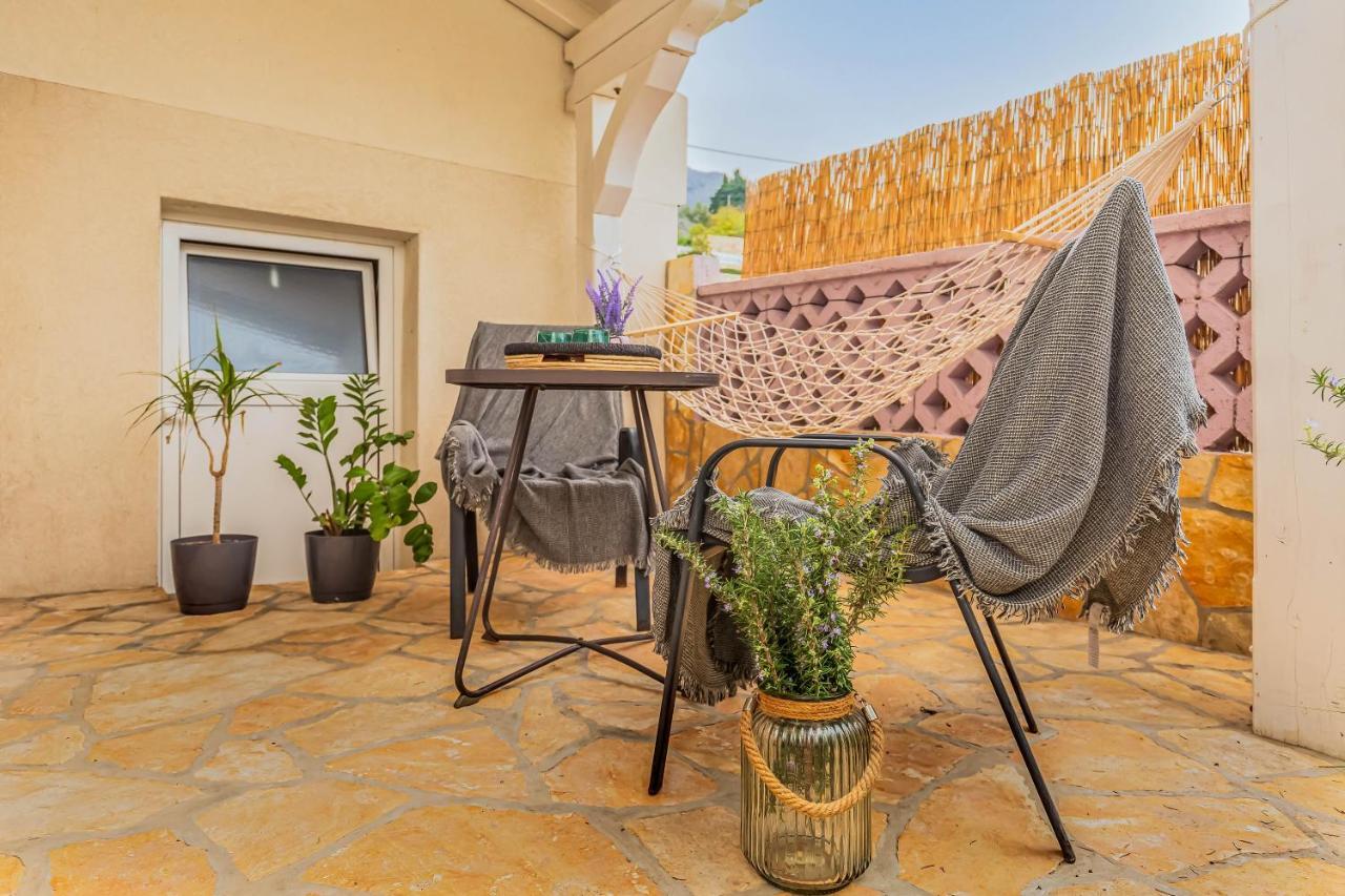 Beachfront Apartment Jesenice  Eksteriør bilde